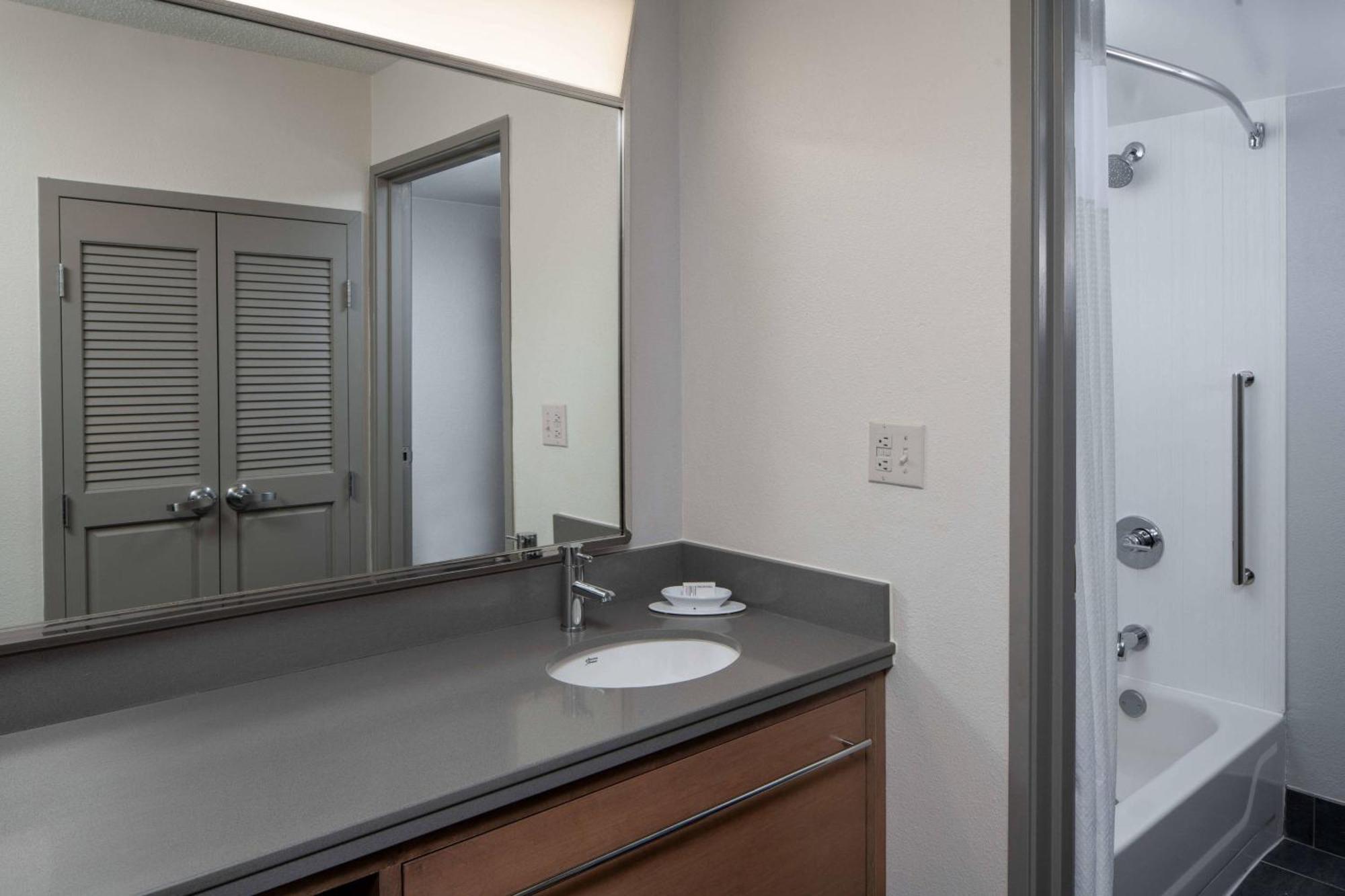 Courtyard By Marriott Covington / Mandeville Exterior photo