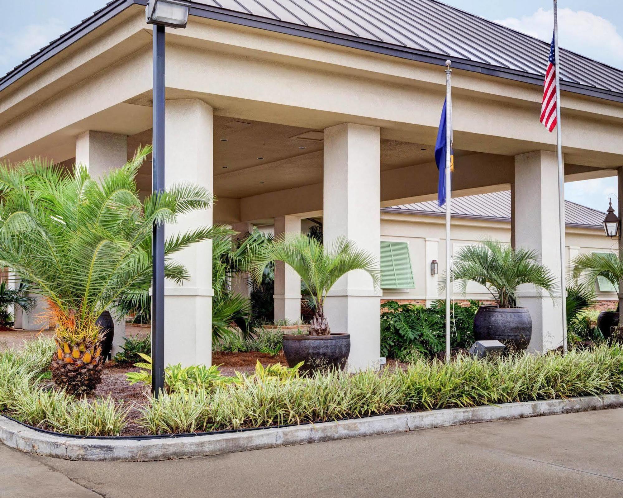 Courtyard By Marriott Covington / Mandeville Exterior photo